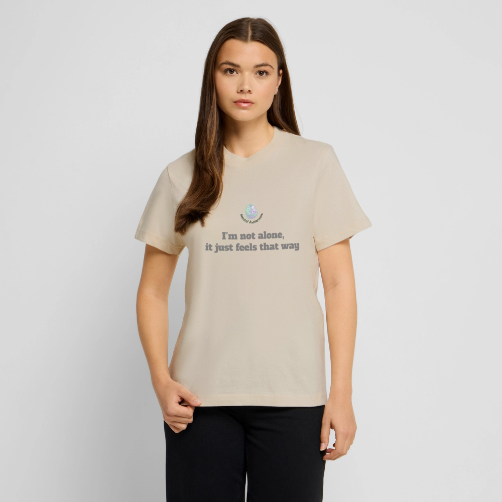 I'm not alone, it just ... -  Dames T-shirt - beige